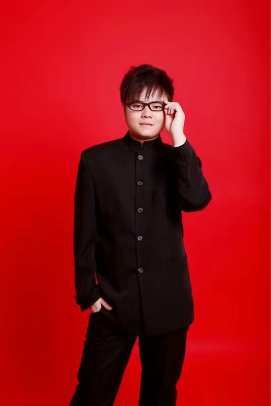 站在远处看童年的第一张照片--长春相亲服务中心