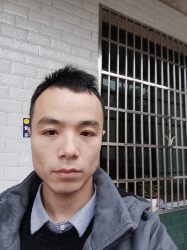 笑得那么开心的第一张照片--长春相亲服务中心