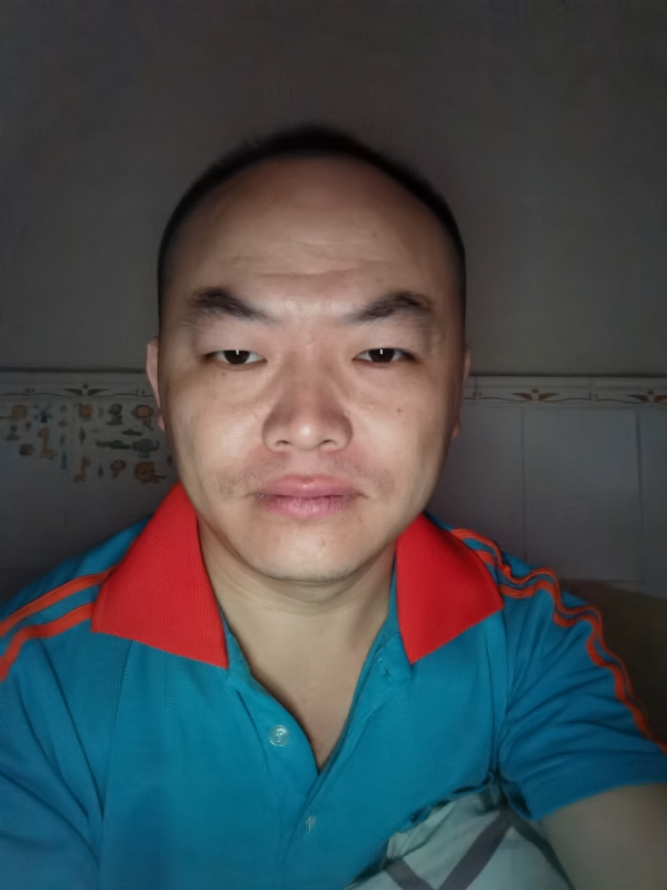 与子携老的第三张照片--长春相亲服务中心