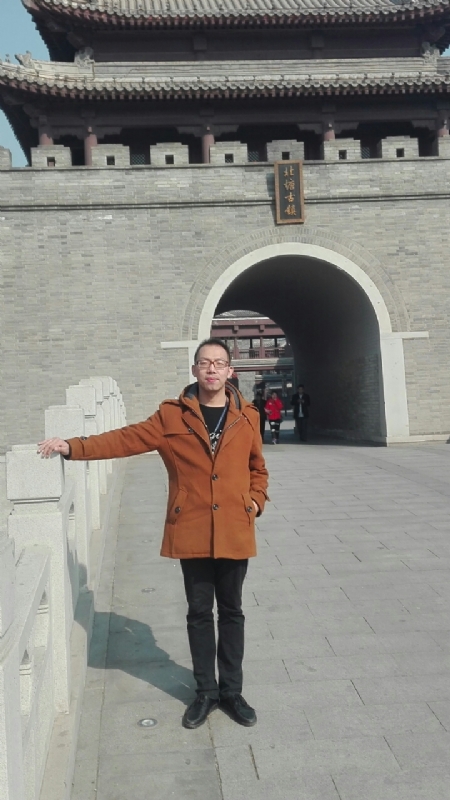 伟岸如山的第一张照片--长春相亲服务中心